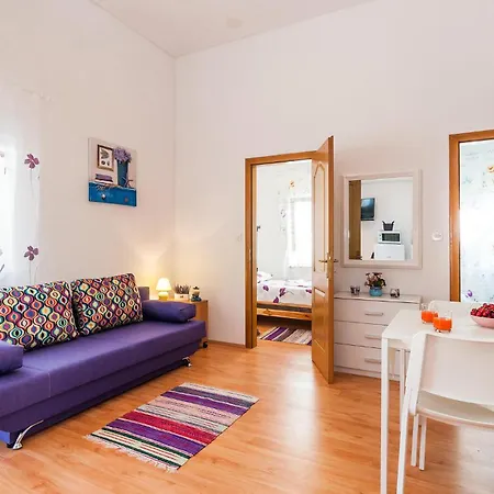 Two-bedroom In Apartament Vinjerac