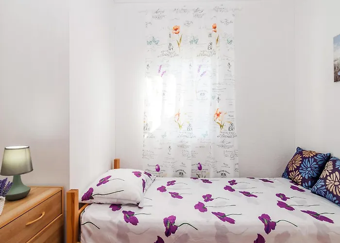 Two-bedroom In アパート *