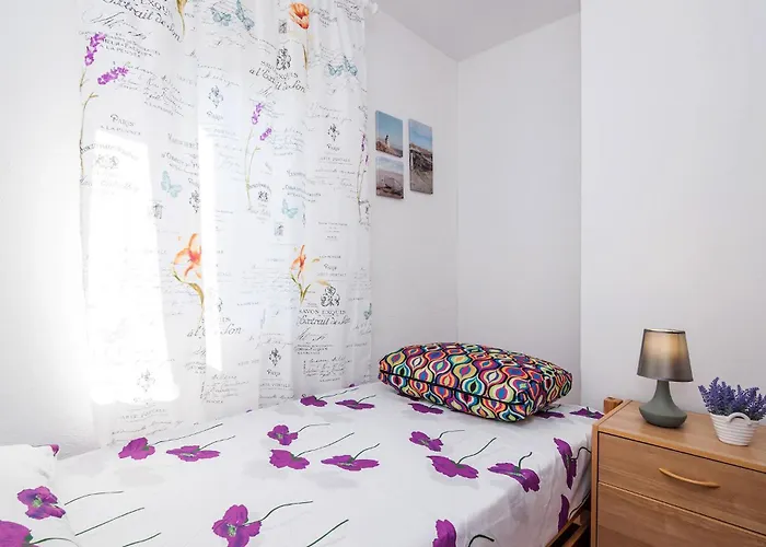 Two-bedroom In アパート