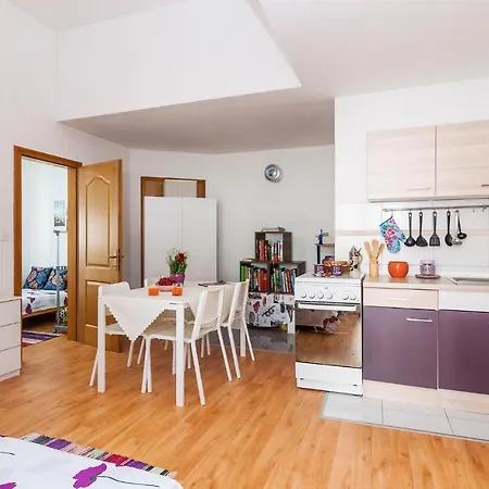 Cozy Apartment In Vinjerac With Wifi * Vinjerac