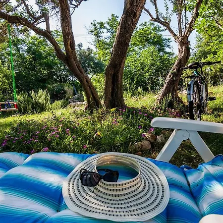 Cozy Apartment In Vinjerac With Wifi Apartment